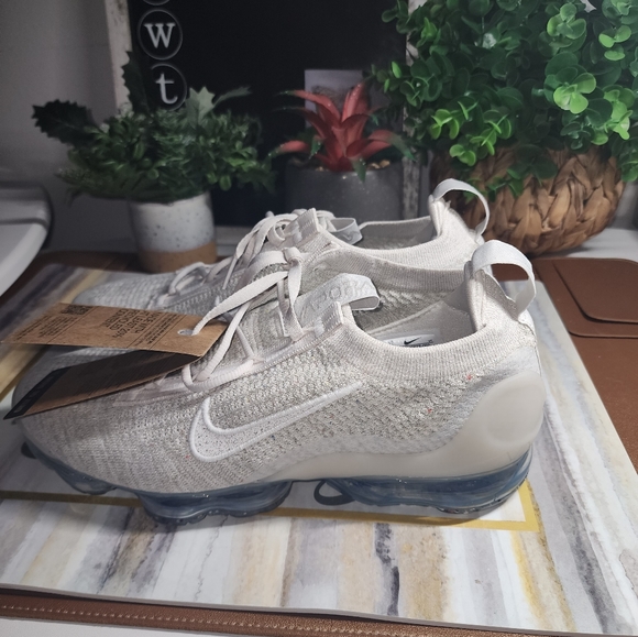 Nike Air Vapormax 2021 FK Women's 11 Phantom DJ9975 001. - Picture 3 of 5